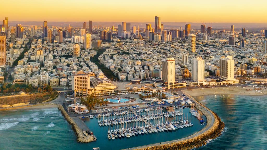 Highest temperature in Tel Aviv on August 25? card icon