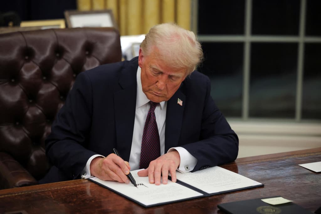 icon for Will Trump pardon anyone by October 31?